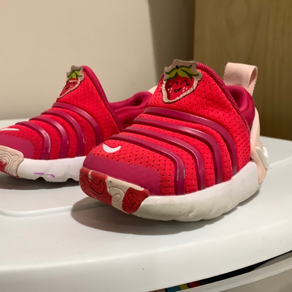 Strawberry 🍓 Nike slip ons